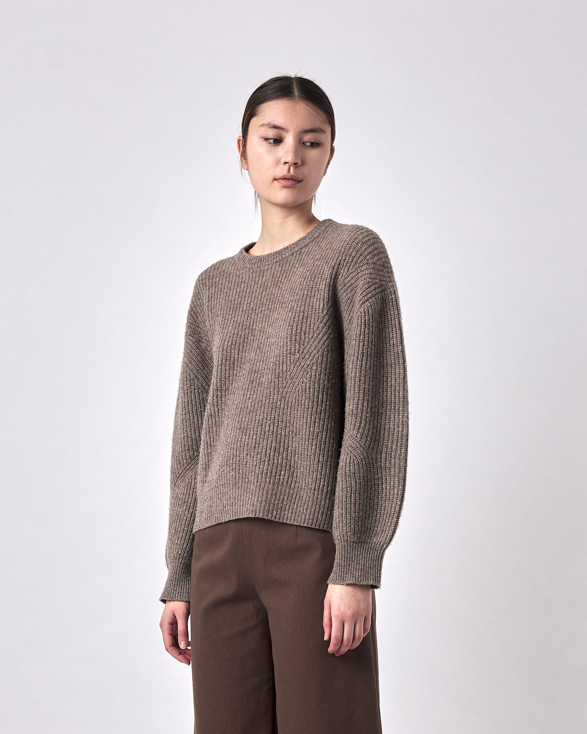 Signature Poet Sleeves Sweater - Yak Edition - Taupe – 7115 by Szeki