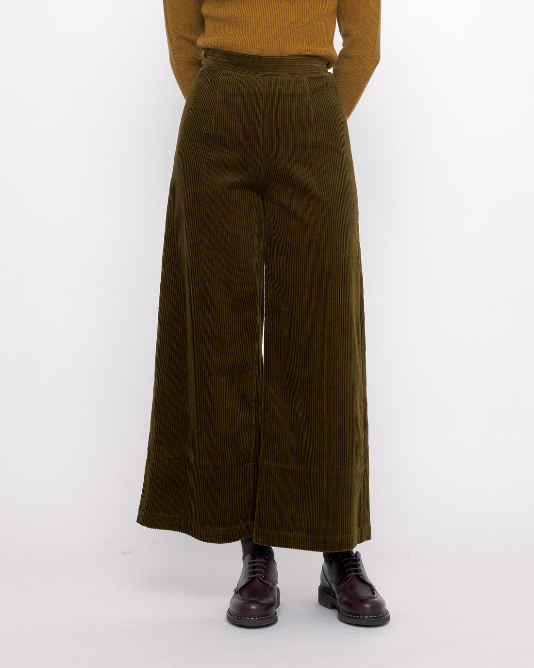 Classic Wide-Legged Trouser - Corduroy Edition - FW24 - Dark Kelp
