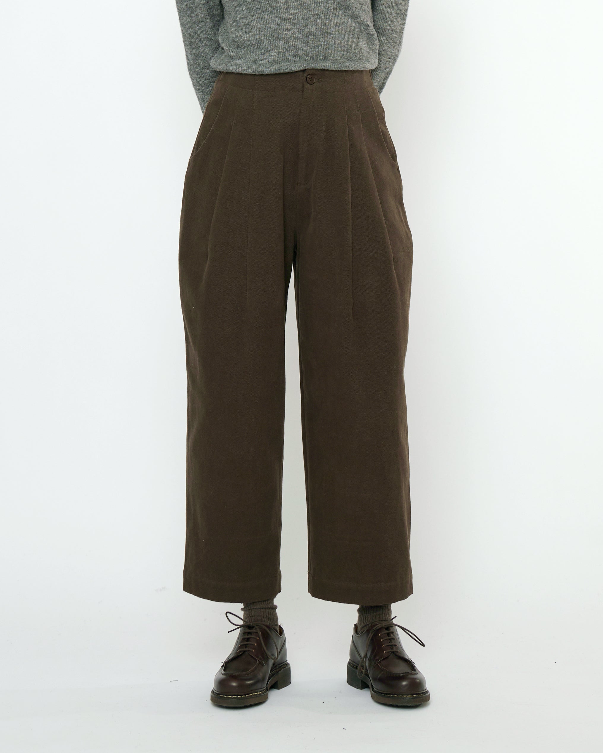 Signature Pleated Trouser - Fall Edition - Taupe Brown – 7115 by Szeki