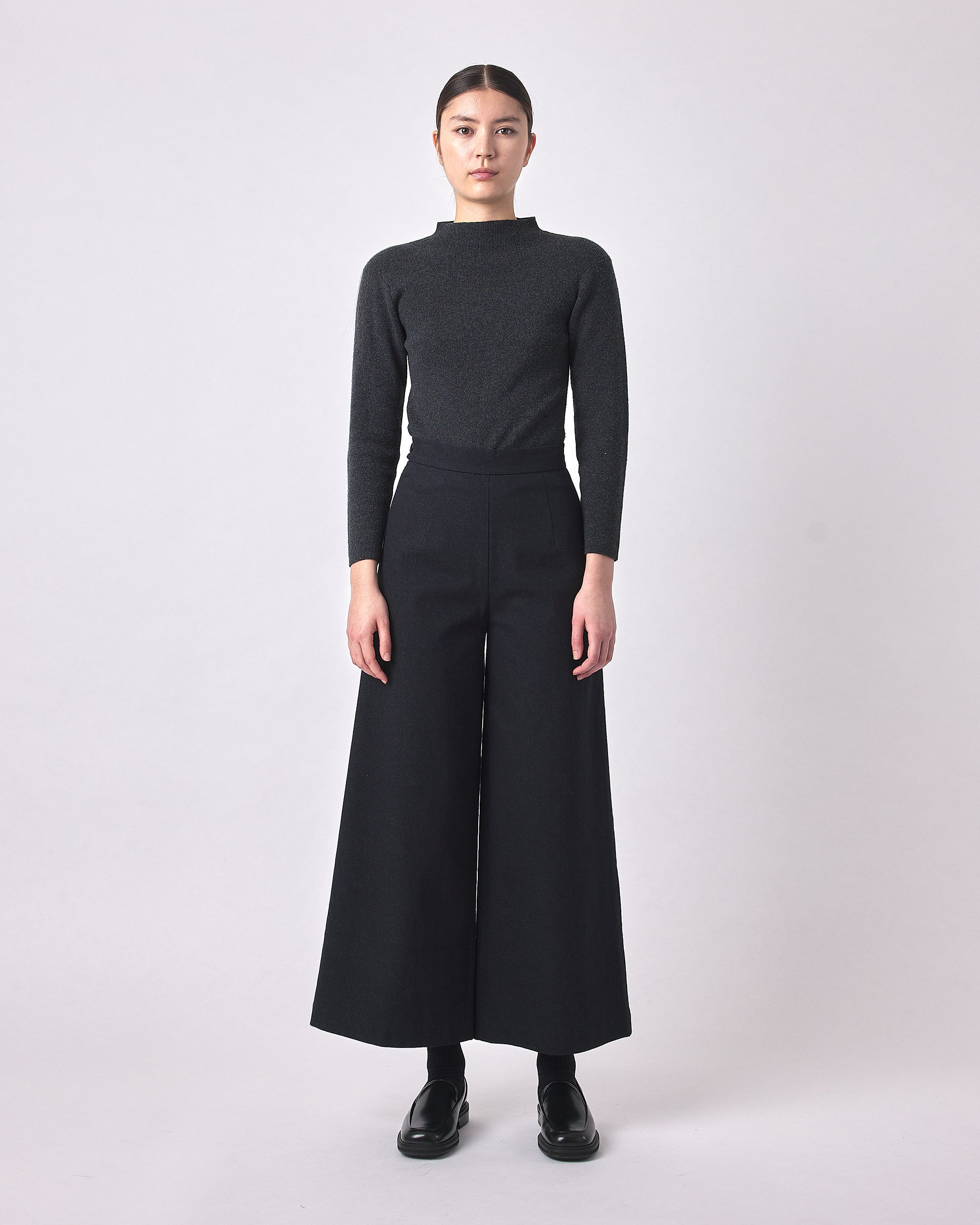 Signature Mock-Neck Long-Sleeves - Charcoal Gray – 7115 by Szeki