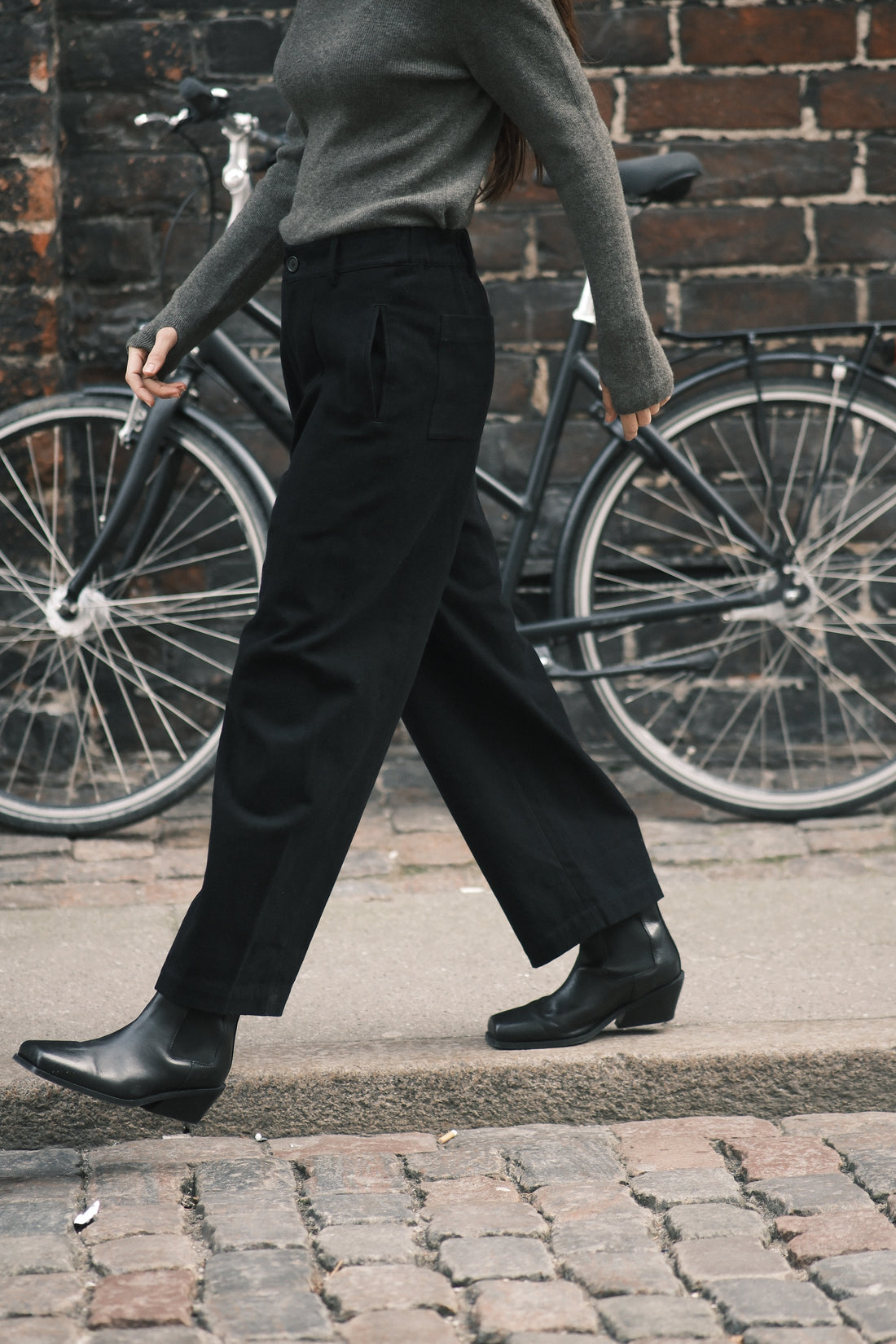 Straight Legged Trouser - FW26 - Black