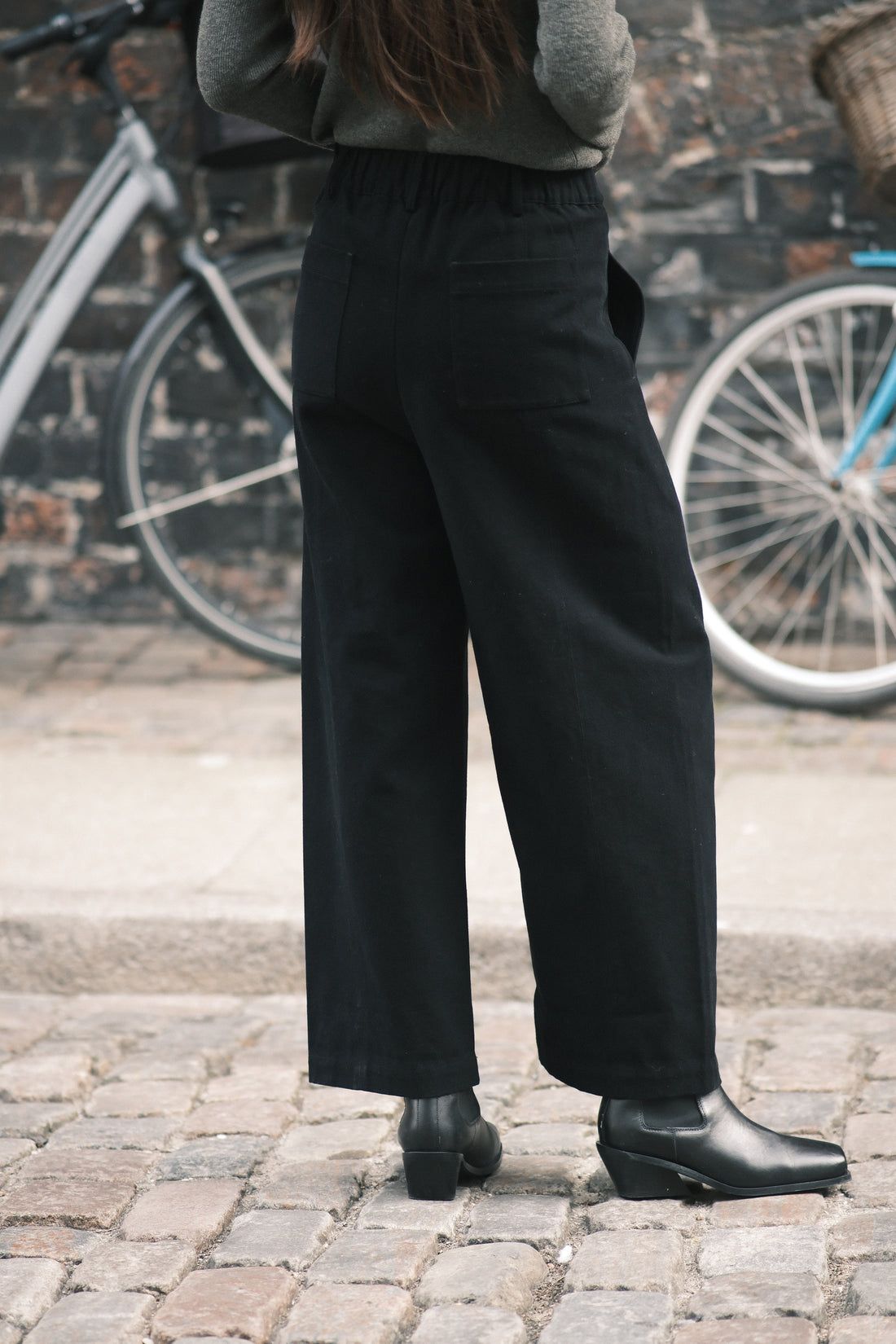 Straight Legged Trouser - FW26 - Black