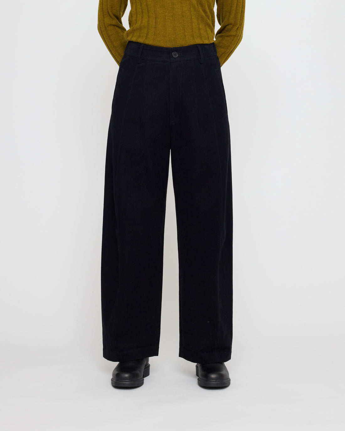 Straight Legged Trouser - FW26 - Black