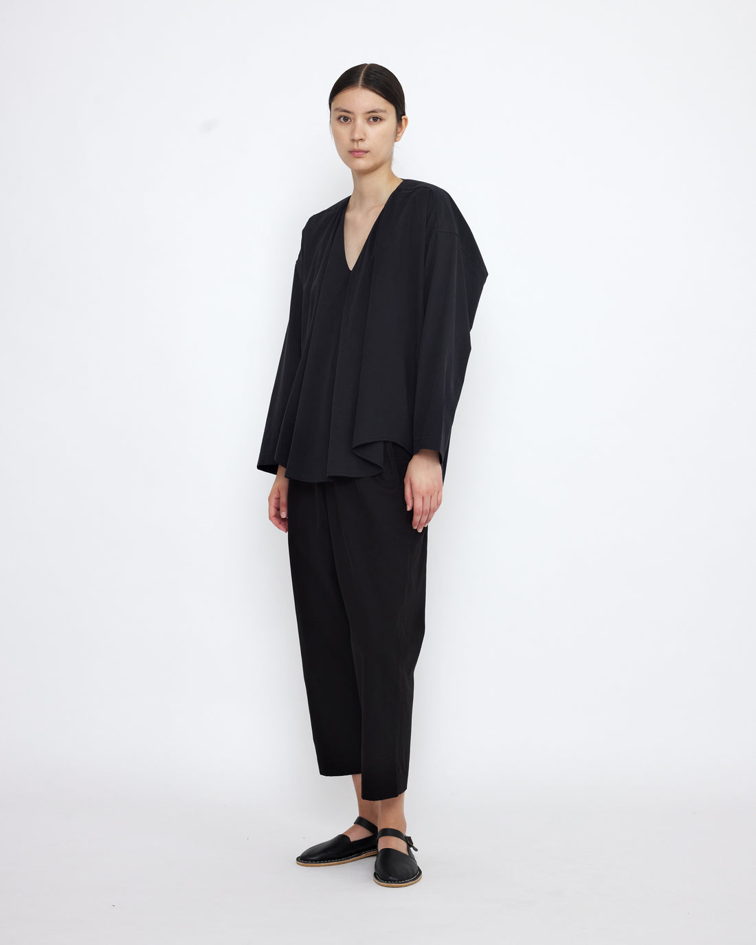 V-Neck Cocoon Top - SS25 - Black