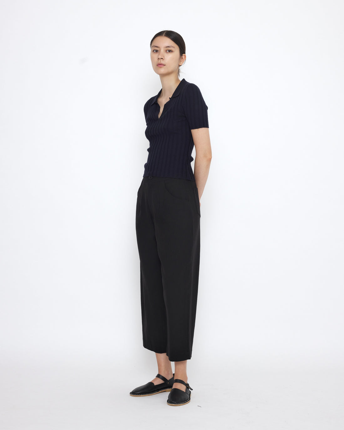 Collared V-Neck Fine Knit - SS25 - Navy